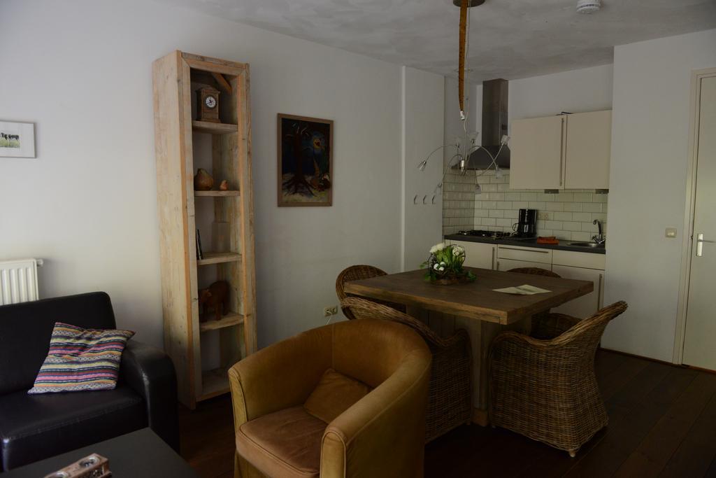 Appartementen Verhuur De Trijehoek Stiens Esterno foto