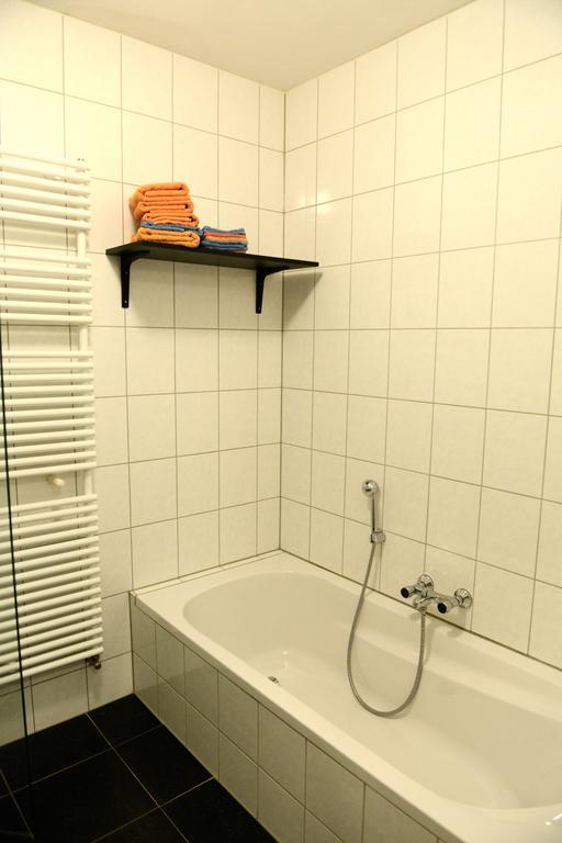 Appartementen Verhuur De Trijehoek Stiens Esterno foto